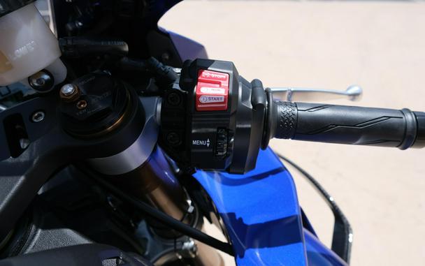 2026 YAMAHA YZF-R1