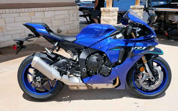 2026 YAMAHA YZF-R1