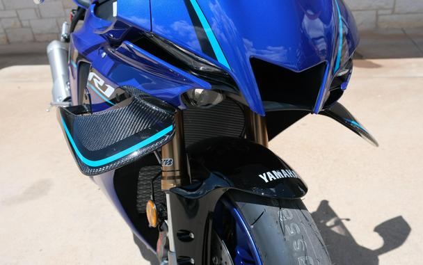 2026 YAMAHA YZF-R1