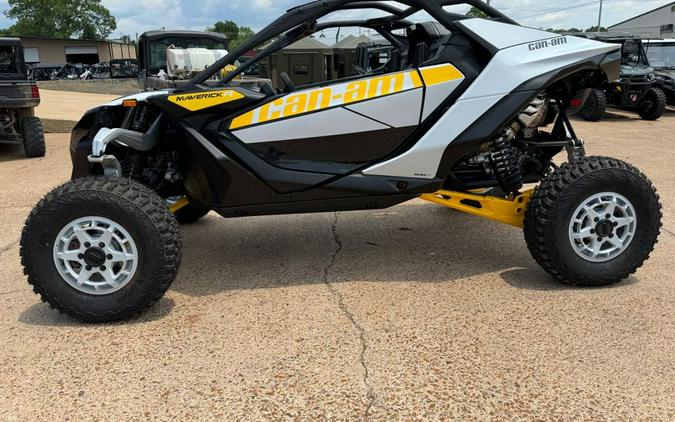 2024 Can-Am Maverick R 999T DCT