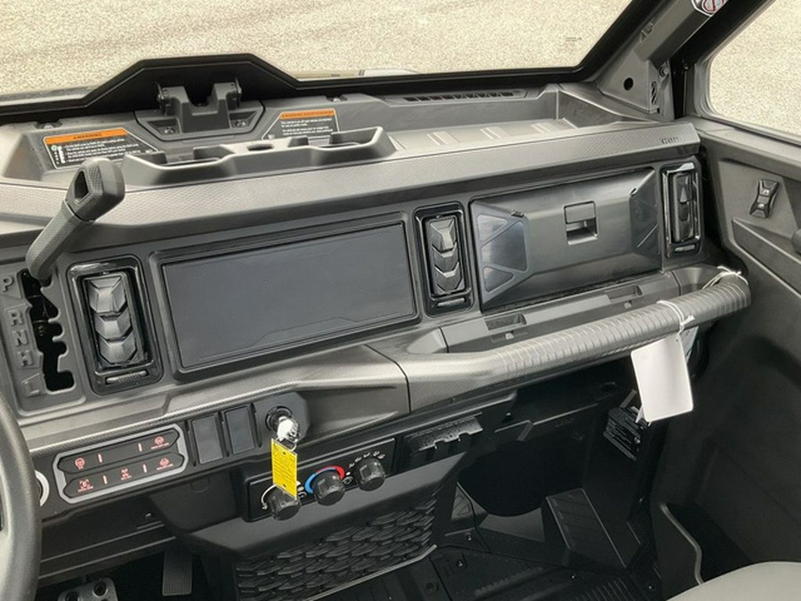 2026 Can-Am Defender XT CAB HD11