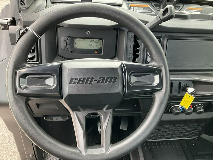 2026 Can-Am Defender XT CAB HD11