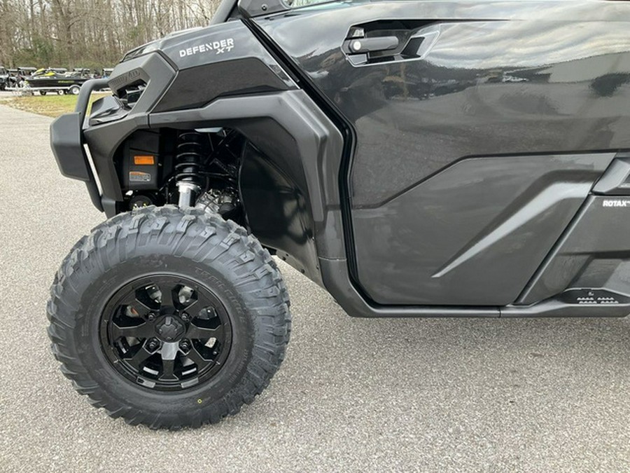 2026 Can-Am Defender XT CAB HD11