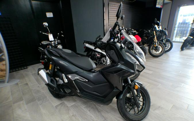 2027 ADV160 - Honda