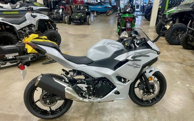 2024 Kawasaki Ninja 500 Review [14 Fast Facts]