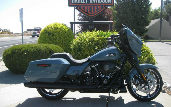 2024 Harley-Davidson Street Glide® Sharkskin Blue - Black Finish