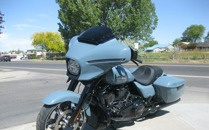 2024 Harley-Davidson Street Glide® Sharkskin Blue - Black Finish