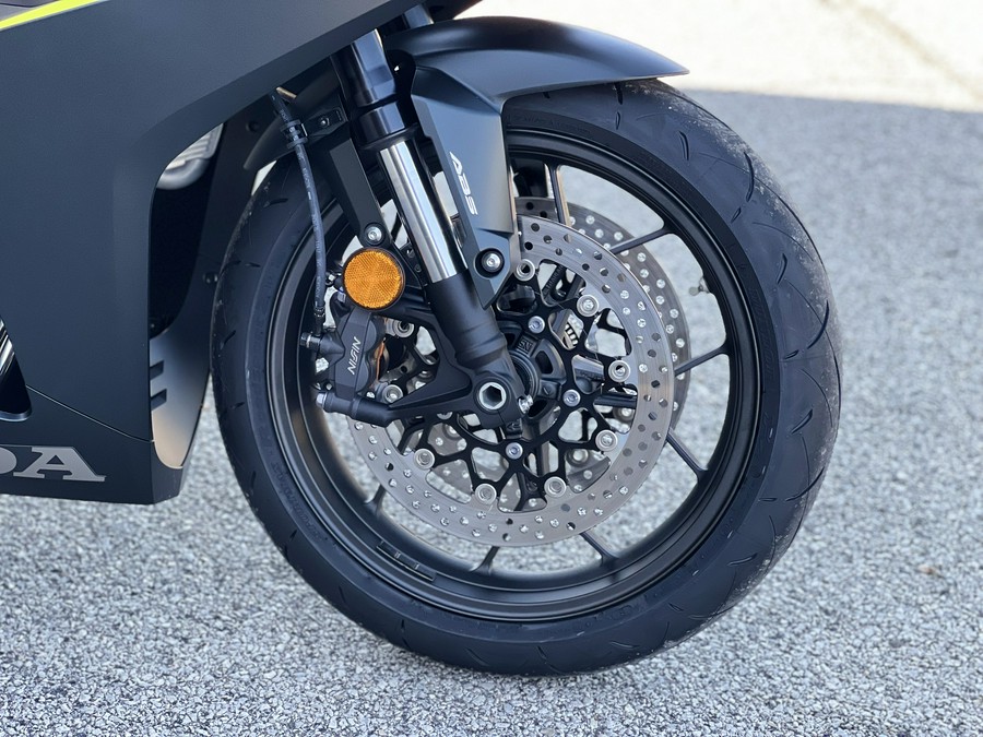 2026 Honda CBR650R E-Clutch