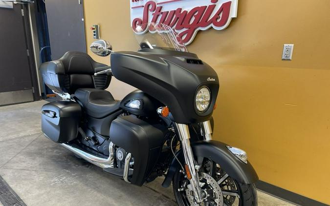 2020 Indian Motorcycle® Roadmaster® Dark Horse® Thunder Black Smoke