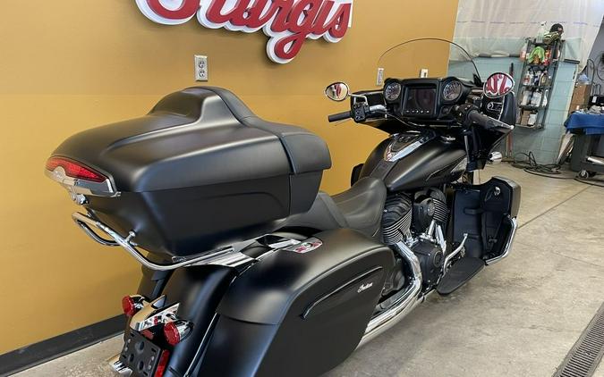 2020 Indian Motorcycle® Roadmaster® Dark Horse® Thunder Black Smoke