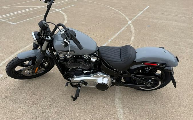 2026 Harley-Davidson® Street Bob® Dark Billiard Gray Chrome Cast Wheels