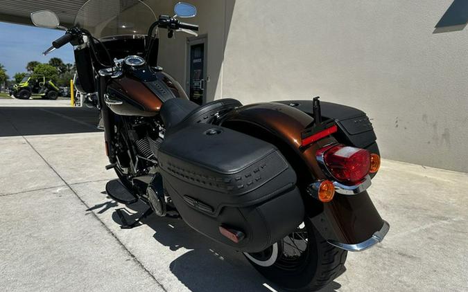 2019 Harley-Davidson FLHCS - Heritage Classic 114