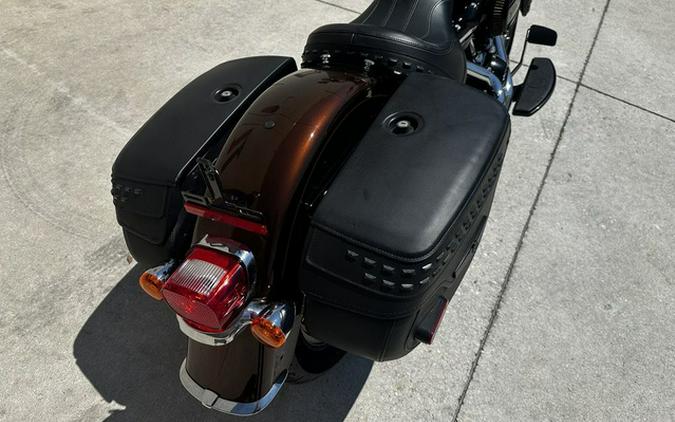 2019 Harley-Davidson FLHCS - Heritage Classic 114
