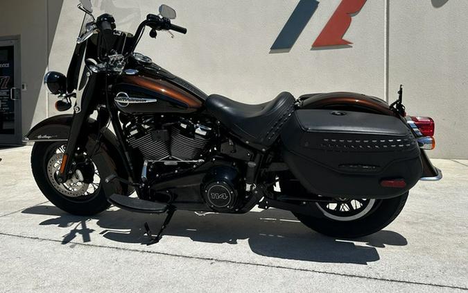 2019 Harley-Davidson FLHCS - Heritage Classic 114