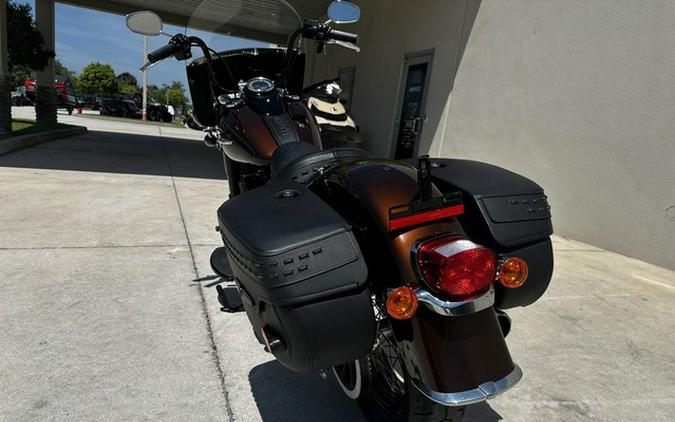 2019 Harley-Davidson FLHCS - Heritage Classic 114