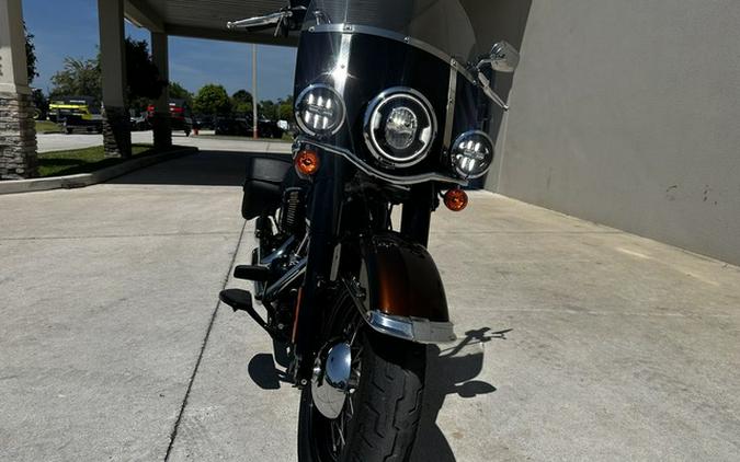 2019 Harley-Davidson FLHCS - Heritage Classic 114