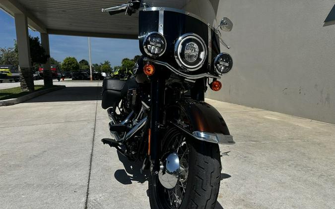 2019 Harley-Davidson FLHCS - Heritage Classic 114
