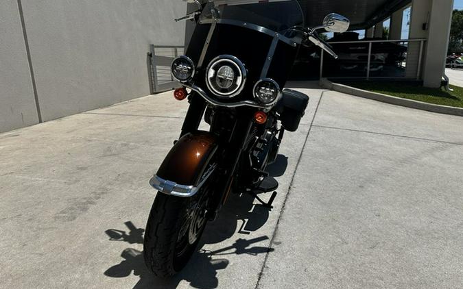 2019 Harley-Davidson FLHCS - Heritage Classic 114