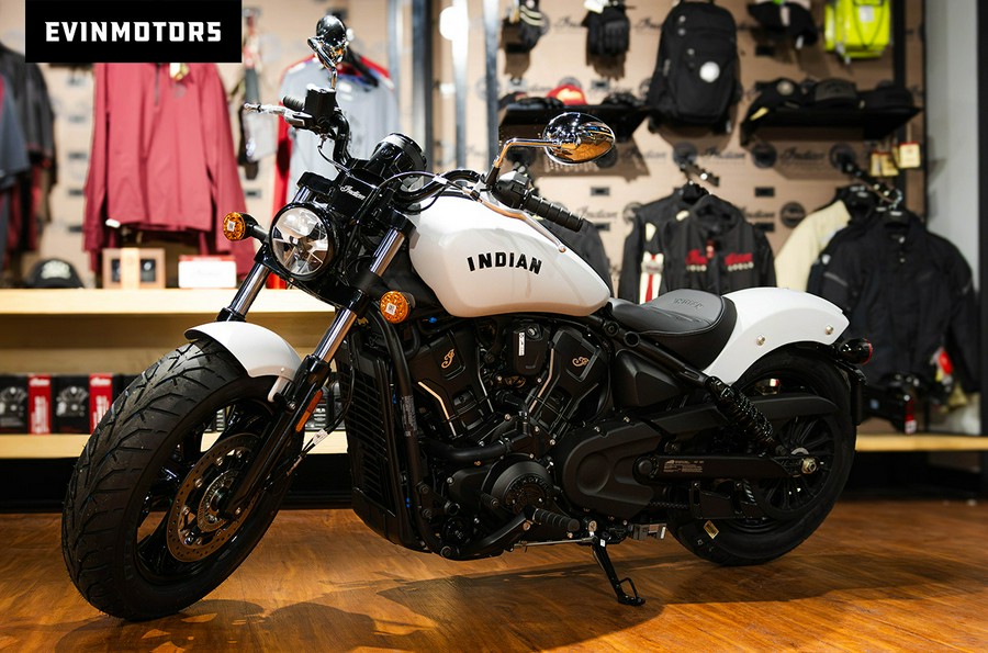 2025 Indian Motorcycle Bobber 60, Ghost White Smoke
