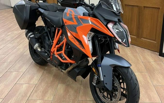 2023 KTM Super Duke 1290 GT