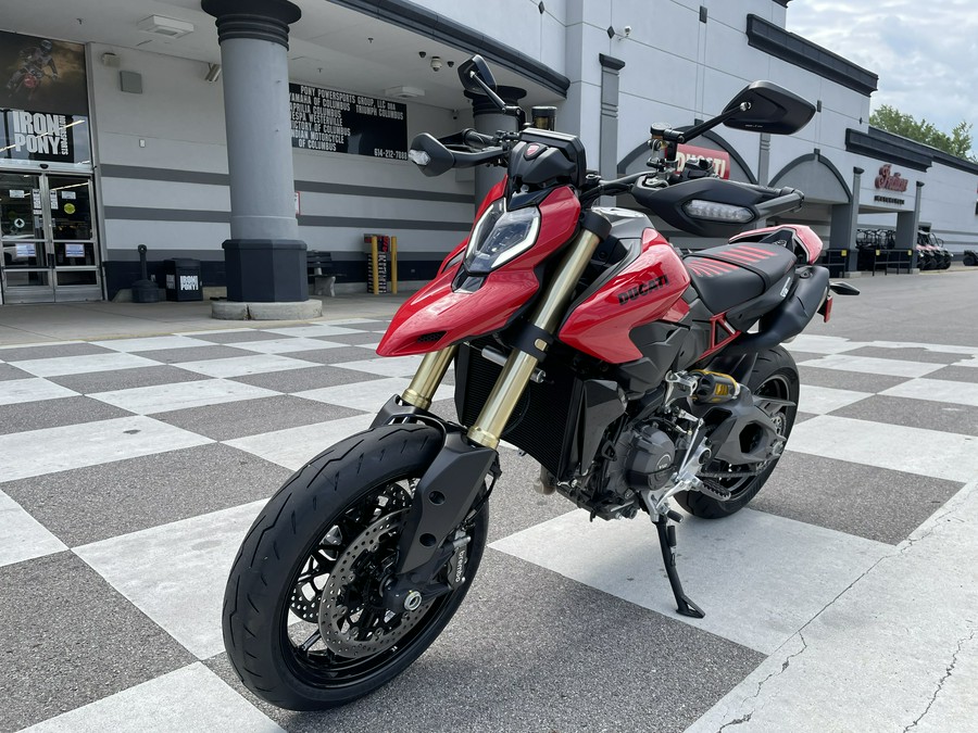 2026 Ducati Hypermotard V2 - DEMO -