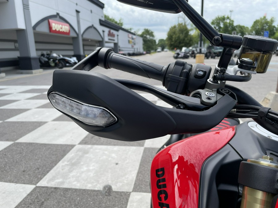2026 Ducati Hypermotard V2 - DEMO -