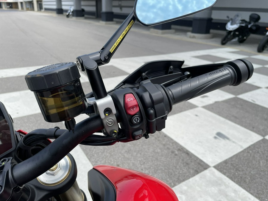 2026 Ducati Hypermotard V2 - DEMO -