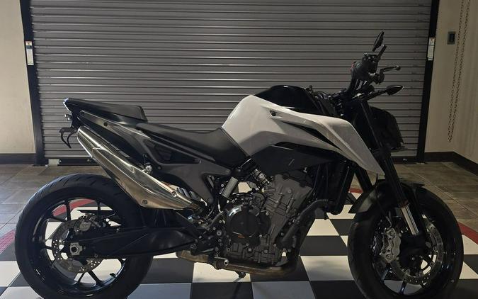 2023 KTM 790 Duke