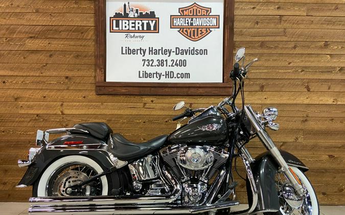 2005 Harley-Davidson® Softail® Deluxe Black Pearl FLSTN