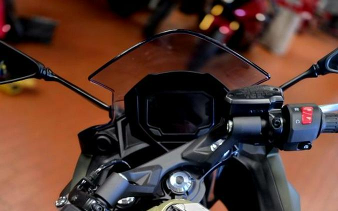 2024 Kawasaki Ninja® 650 ABS Metallic Covert Green/Metallic Spark Black