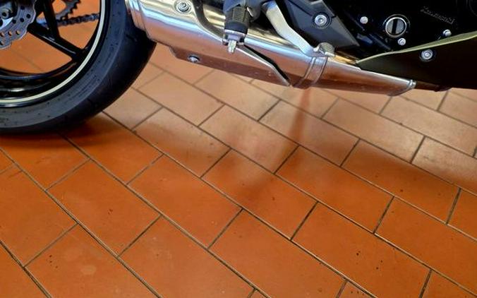 2024 Kawasaki Ninja® 650 ABS Metallic Covert Green/Metallic Spark Black