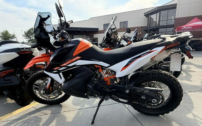 2022 KTM Adventure 890