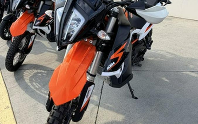 2022 KTM Adventure 890