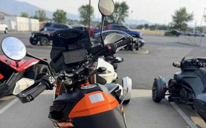 2022 KTM Adventure 890