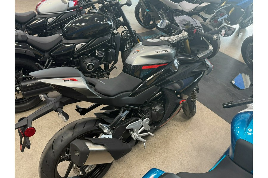 2025 CFMOTO CFMOTO 450 SS ZIRCON BLACK