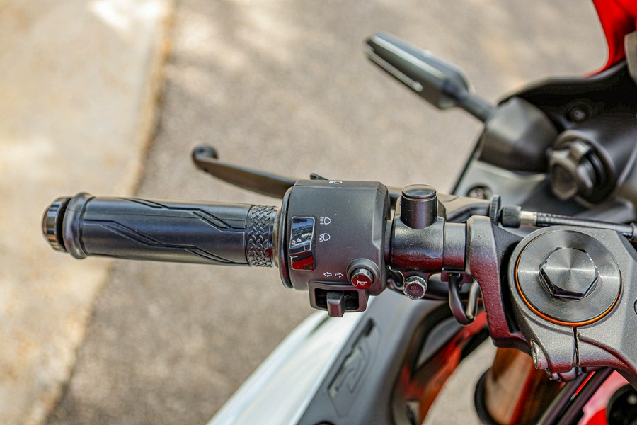 2026 YAMAHA YZFR3 ABS 70TH ANNIVERSARY EDITION