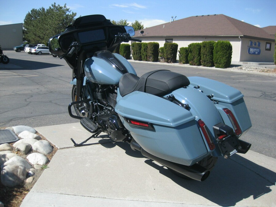 2024 Harley-Davidson Street Glide® Sharkskin Blue - Black Finish