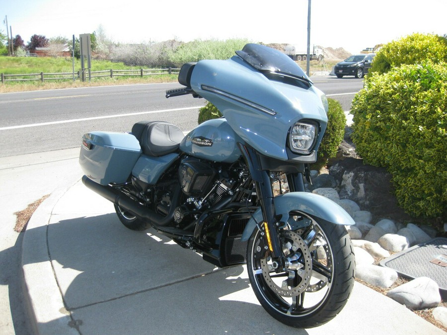 2024 Harley-Davidson Street Glide® Sharkskin Blue - Black Finish