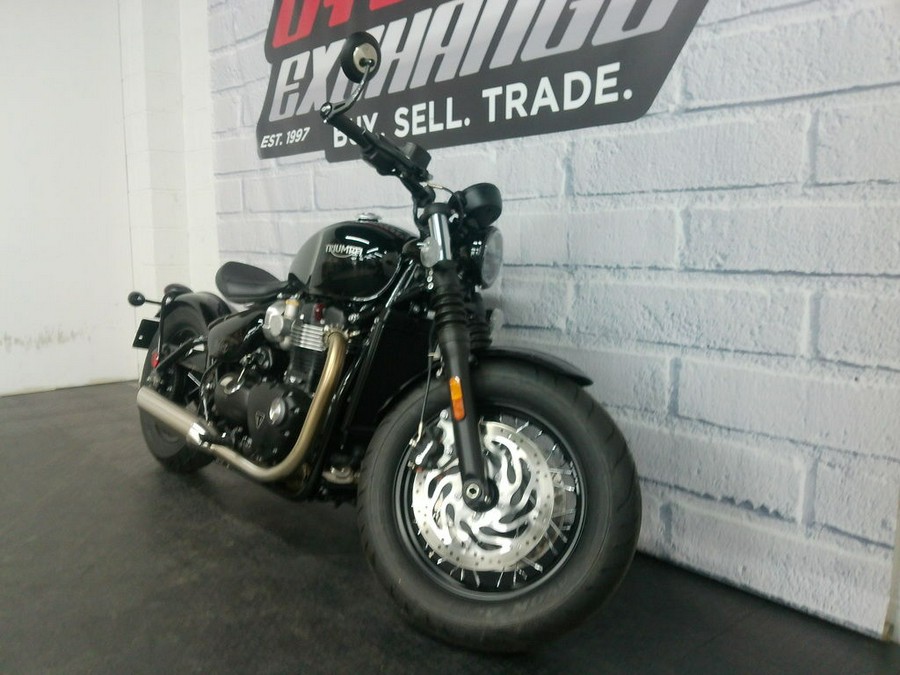 2022 Triumph Bonneville Bobber Jet Black