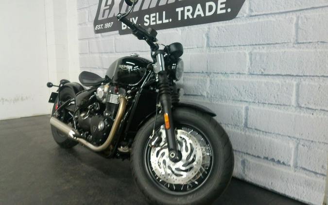 2022 Triumph Bonneville Bobber Jet Black