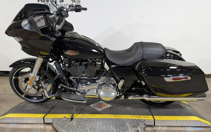 2025 Harley-Davidson Road Glide® Vivid Black Trim Chrome
