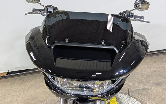 2025 Harley-Davidson Road Glide® Vivid Black Trim Chrome