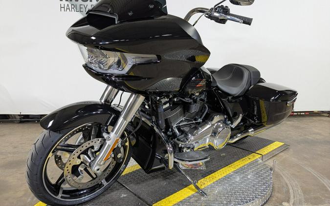 2025 Harley-Davidson Road Glide® Vivid Black Trim Chrome