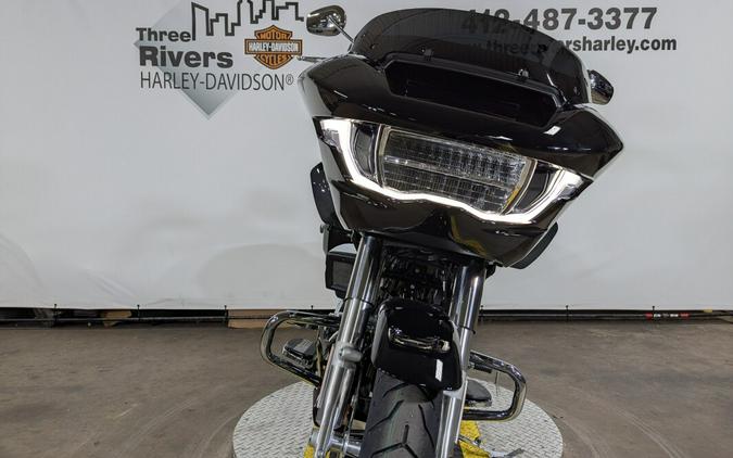 2025 Harley-Davidson Road Glide® Vivid Black Trim Chrome