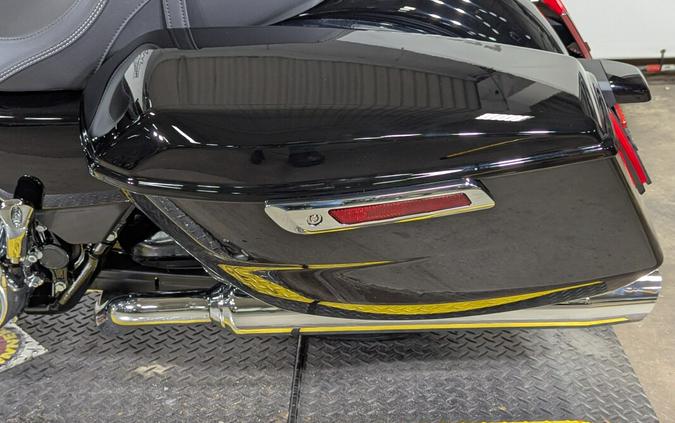 2025 Harley-Davidson Road Glide® Vivid Black Trim Chrome