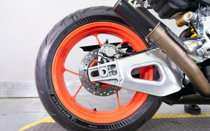 2024 Aprilia RSV4 1100