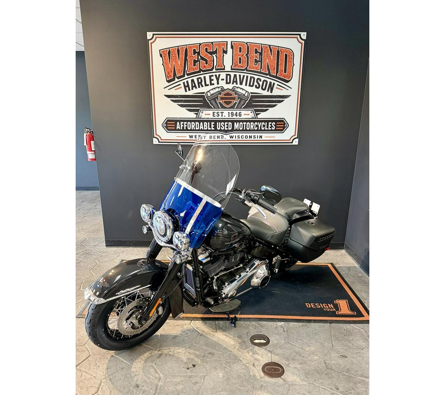 2026 Harley-Davidson Heritage Classic Midnight Ember w/Laced Wheels