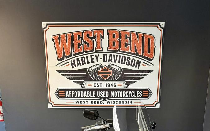 2026 Harley-Davidson Heritage Classic Midnight Ember w/Laced Wheels