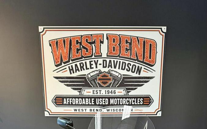 2026 Harley-Davidson Heritage Classic Midnight Ember w/Laced Wheels