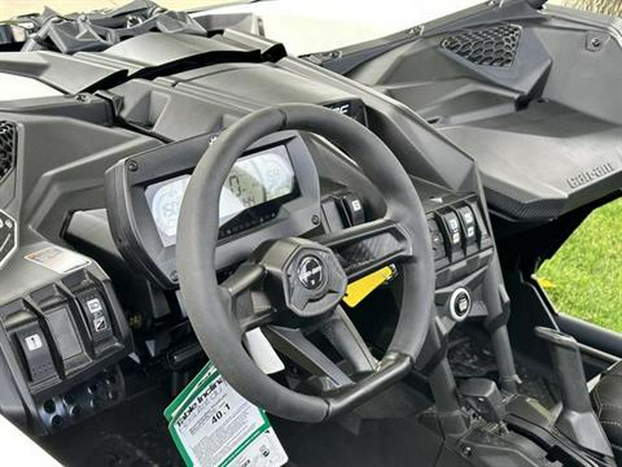 2024 Can-Am Maverick X3 X RC Turbo RR 72